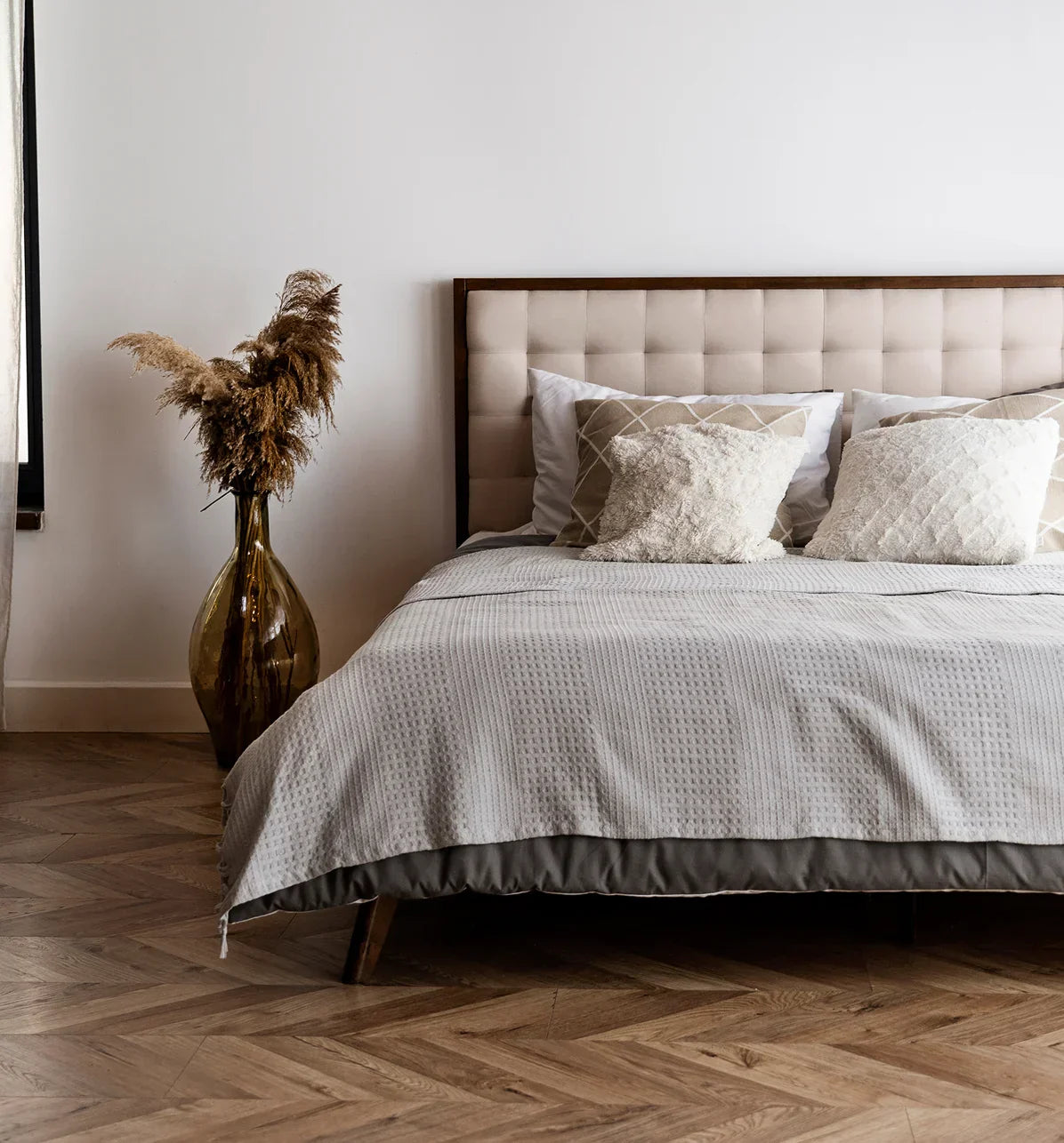 Top Relaxing Scents for Your Bedroom